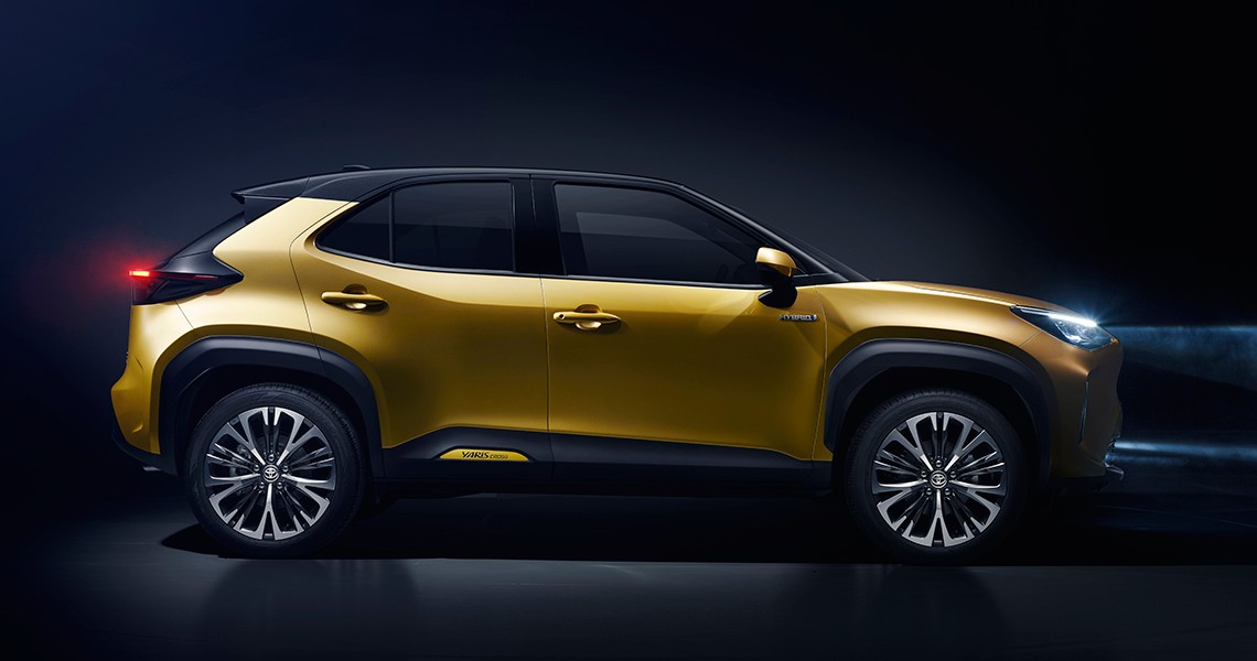 TOYOTA-YARIS-CROSS