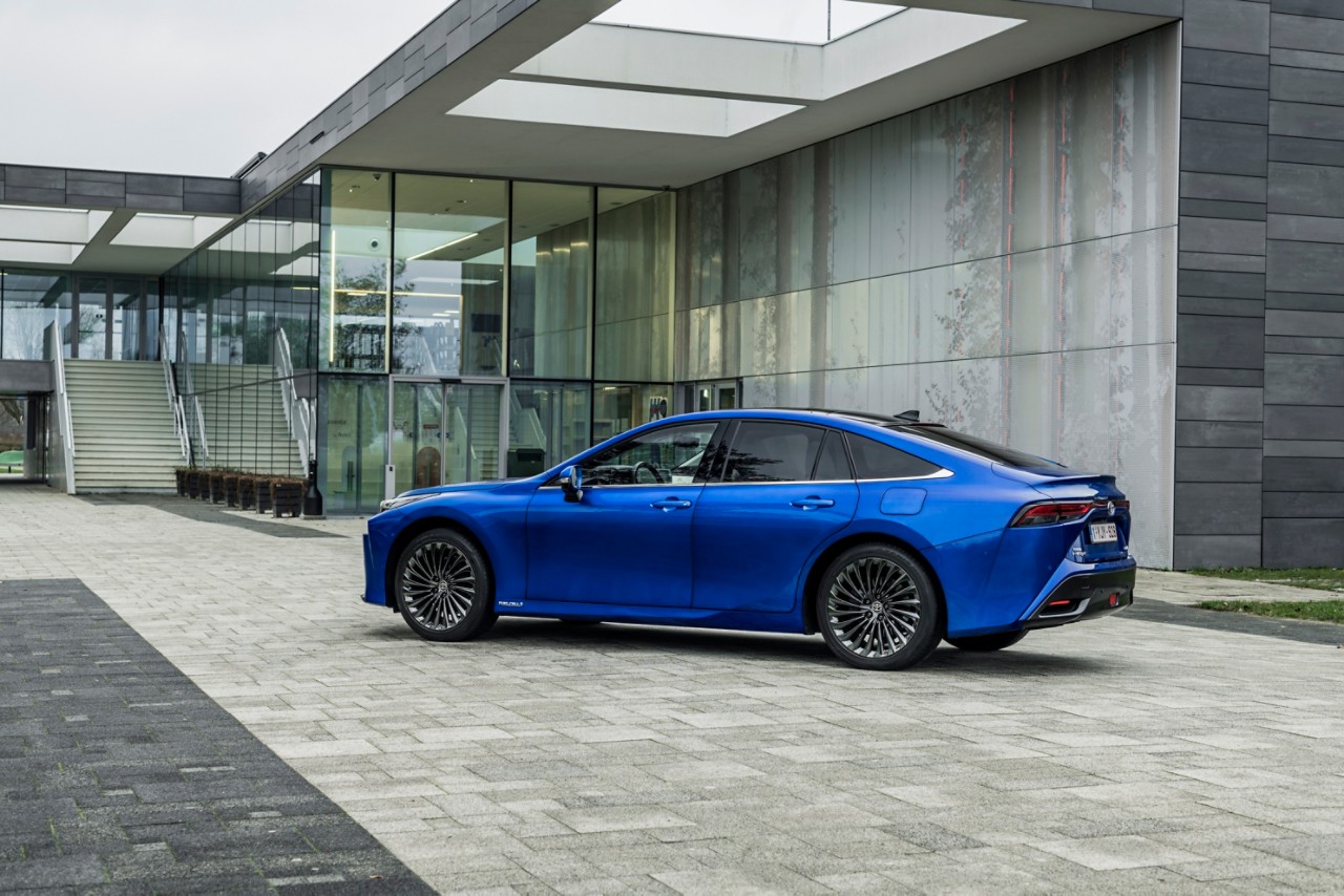 toyota mirai